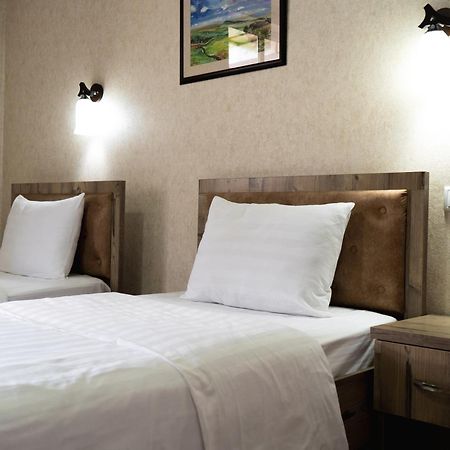Tourist Inn Hotel Tasjkent Eksteriør billede