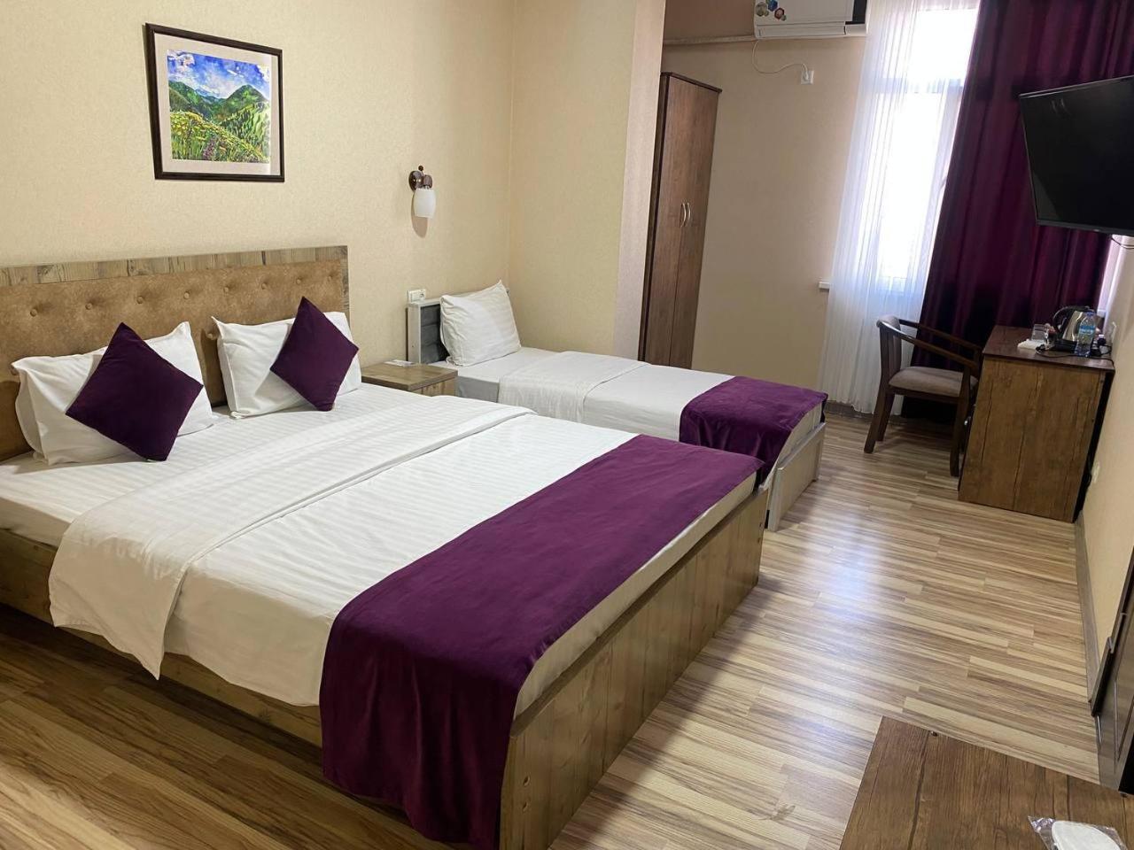 Tourist Inn Hotel Tasjkent Eksteriør billede